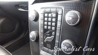 USED 2019 68 VOLVO V40 2.0 T2 R-DESIGN EDITION 5d 121 BHP 