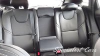 USED 2019 68 VOLVO V40 2.0 T2 R-DESIGN EDITION 5d 121 BHP 