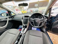 USED 2012 12 VAUXHALL ASTRA 1.6 EXCLUSIV AUTOMATIC 5 DOOR Low Mileage 5 door Petrol Automatic