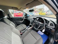 USED 2012 12 VAUXHALL ASTRA 1.6 EXCLUSIV AUTOMATIC 5 DOOR Low Mileage 5 door Petrol Automatic