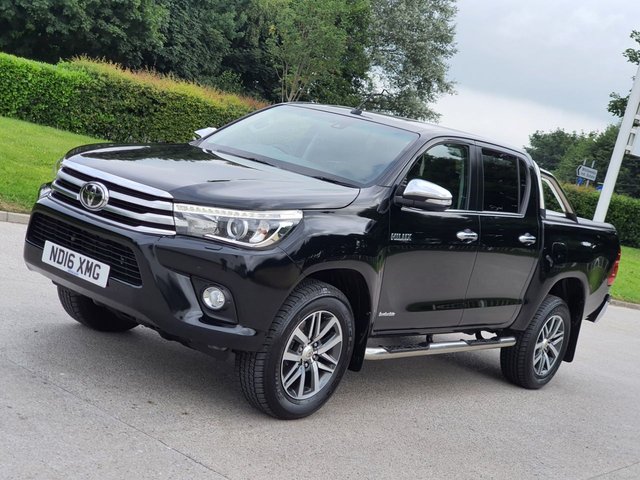 2016 16 Toyota HI-Lux 2.4 INVINCIBLE 4WD D-4D DCB 148 BHP