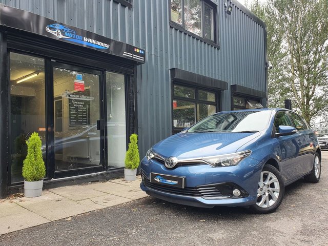 2015 65 Toyota Auris 1.2 VVT-I BUSINESS EDITION 5d 114 BHP