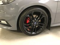 USED 2016 16 FORD FOCUS 2.0 ST-3 TDCI 5d 183 BHP * PRIVACY GLASS * CLIMATE CONTROL * PARKING SENSORS * LEATHER TRIM * 19 INCH AOLLY WHEELS * MOT MARCH 22 *