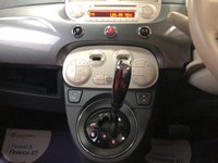 USED 2010 10 FIAT 500 1.2 LOUNGE DUALOGIC 3d 69 BHP * CLIMATE * LEATHER TRIM * PARKING SENSORS * LEATHER TRIM  *