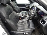 USED 2018 68 BMW X5 3.0 M50D (400 PS) AUTO XDRIVE (S/S) + COLOSSAL SPEC + �&pound;25,000 EXTRAS + E/H/M EXT COMFORT LEATHERS + SKYLOUNGE PANORAMIC SUNROOF + HARMAN KARDON + LASER LIGHTS 22 S+BODY KIT+LEDS+360 CAM+LEATHER+NAV+ADAPT CRUISE