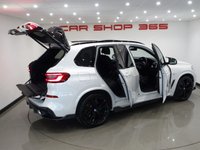 USED 2018 68 BMW X5 3.0 M50D (400 PS) AUTO XDRIVE (S/S) + COLOSSAL SPEC + �&pound;25,000 EXTRAS + E/H/M EXT COMFORT LEATHERS + SKYLOUNGE PANORAMIC SUNROOF + HARMAN KARDON + LASER LIGHTS 22 S+BODY KIT+LEDS+360 CAM+LEATHER+NAV+ADAPT CRUISE
