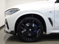 USED 2018 68 BMW X5 3.0 M50D (400 PS) AUTO XDRIVE (S/S) + COLOSSAL SPEC + �&pound;25,000 EXTRAS + E/H/M EXT COMFORT LEATHERS + SKYLOUNGE PANORAMIC SUNROOF + HARMAN KARDON + LASER LIGHTS 22 S+BODY KIT+LEDS+360 CAM+LEATHER+NAV+ADAPT CRUISE