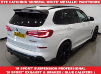 USED 2018 68 BMW X5 3.0 M50D (400 PS) AUTO XDRIVE (S/S) + COLOSSAL SPEC + �&pound;25,000 EXTRAS + E/H/M EXT COMFORT LEATHERS + SKYLOUNGE PANORAMIC SUNROOF + HARMAN KARDON + LASER LIGHTS 22 S+BODY KIT+LEDS+360 CAM+LEATHER+NAV+ADAPT CRUISE