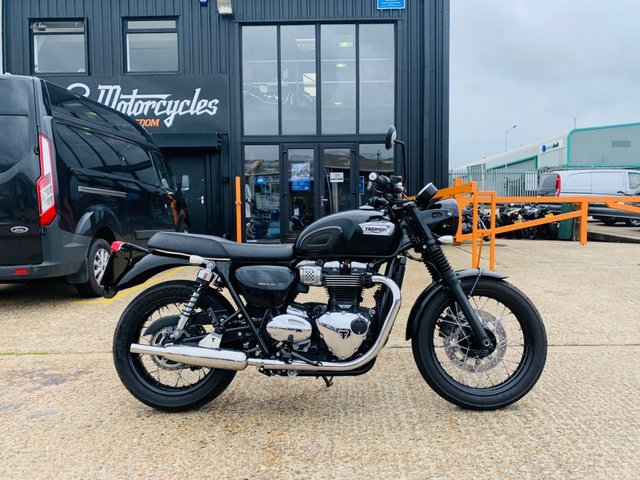 2017 Triumph Bonneville T100 BLACK & CHROME