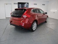 USED 2018 18 VOLVO V40 1.5 T3 INSCRIPTION 5d 150 BHP FITTED WITH LOADS OF FACTORY EXTRAS  THIS STUNNING RED HATCHBACK VOLVO NEEDS TO BE SEEN.