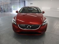 USED 2018 18 VOLVO V40 1.5 T3 INSCRIPTION 5d 150 BHP FITTED WITH LOADS OF FACTORY EXTRAS  THIS STUNNING RED HATCHBACK VOLVO NEEDS TO BE SEEN.