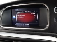 USED 2018 18 VOLVO V40 1.5 T3 INSCRIPTION 5d 150 BHP FITTED WITH LOADS OF FACTORY EXTRAS  THIS STUNNING RED HATCHBACK VOLVO NEEDS TO BE SEEN.