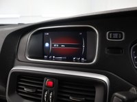 USED 2018 18 VOLVO V40 1.5 T3 INSCRIPTION 5d 150 BHP FITTED WITH LOADS OF FACTORY EXTRAS  THIS STUNNING RED HATCHBACK VOLVO NEEDS TO BE SEEN.
