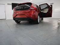 USED 2018 18 VOLVO V40 1.5 T3 INSCRIPTION 5d 150 BHP FITTED WITH LOADS OF FACTORY EXTRAS  THIS STUNNING RED HATCHBACK VOLVO NEEDS TO BE SEEN.