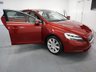 USED 2018 18 VOLVO V40 1.5 T3 INSCRIPTION 5d 150 BHP FITTED WITH LOADS OF FACTORY EXTRAS  THIS STUNNING RED HATCHBACK VOLVO NEEDS TO BE SEEN.