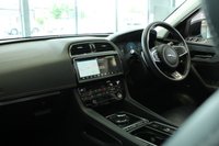 USED 2017 17 JAGUAR F-PACE 3.0 V6 S AWD 5d 296 BHP FINISHED IN STUNNING METALLIC GLACIER WHITE, COMPLIMENTED WITH BLACK LEATHER HEATED ELECTRIC SEATS + 1 FORMER KEEPER, HUGE SPECIFICATION 4 WHEEL DRIVE MODEL COMES WITH OVER 11 THOUSAND POUNDS WORTH OF ADDITIONAL EXTRAS AND AN IMPECCABLE JAGUAR SERVICE HISTORY + FULL GLASS SLIDING PANORAMIC SUNROOF + TOUCH SCREEN SATELLITE NAVIGATION + ADVANCE PARKING WITH 360 DEGREE SURROUND CAMERA + ELECTRICALLY DEPLOYABLE TOWBAR + MERIDIAN SOUND SYSTEM + FUEL FIRED HEATING WITH CABIN PREHEAT + 4 WAY ELECTRIC L