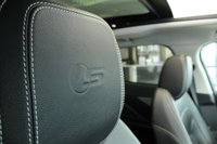 USED 2017 17 JAGUAR F-PACE 3.0 V6 S AWD 5d 296 BHP FINISHED IN STUNNING METALLIC GLACIER WHITE, COMPLIMENTED WITH BLACK LEATHER HEATED ELECTRIC SEATS + 1 FORMER KEEPER, HUGE SPECIFICATION 4 WHEEL DRIVE MODEL COMES WITH OVER 11 THOUSAND POUNDS WORTH OF ADDITIONAL EXTRAS AND AN IMPECCABLE JAGUAR SERVICE HISTORY + FULL GLASS SLIDING PANORAMIC SUNROOF + TOUCH SCREEN SATELLITE NAVIGATION + ADVANCE PARKING WITH 360 DEGREE SURROUND CAMERA + ELECTRICALLY DEPLOYABLE TOWBAR + MERIDIAN SOUND SYSTEM + FUEL FIRED HEATING WITH CABIN PREHEAT + 4 WAY ELECTRIC L