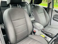 USED 2010 10 FORD FOCUS 1.6 TITANIUM 5d 100 BHP 