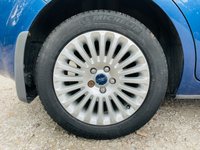 USED 2010 10 FORD FOCUS 1.6 TITANIUM 5d 100 BHP 