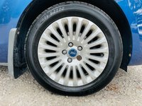 USED 2010 10 FORD FOCUS 1.6 TITANIUM 5d 100 BHP 