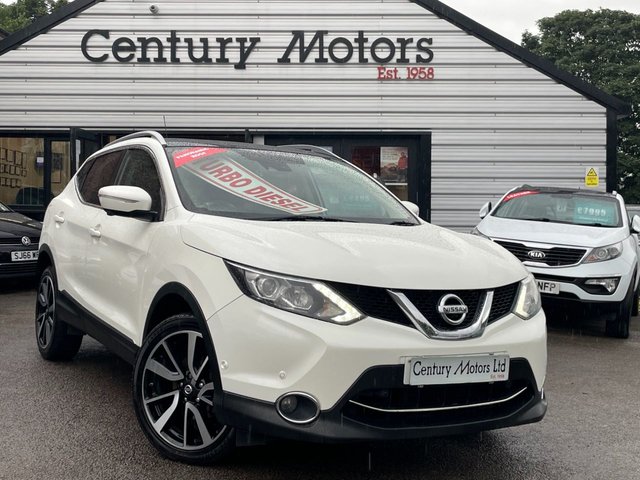 2014 14 Nissan Qashqai 1.5 DCi TEKNA (Smart Vision) 5dr - GLASS ROOF