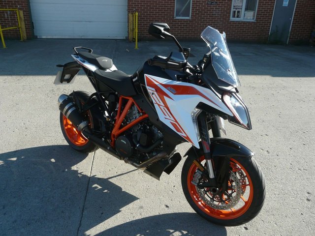 2020 70 KTM 1290 Superduke GT 1301cc 1290 SUPERDUKE GT 20  173 BHP