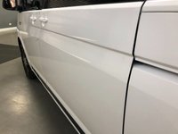 USED 2019 19 VOLKSWAGEN TRANSPORTER 2.0 T30 TDI KOMBI EDITION BMT 148 BHP * NAVIGATION SYSTEM * FRONT  & REAR PARKING SENSORS * ELECTRIC WINDOWS *