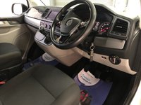 USED 2019 19 VOLKSWAGEN TRANSPORTER 2.0 T30 TDI KOMBI EDITION BMT 148 BHP * NAVIGATION SYSTEM * FRONT  & REAR PARKING SENSORS * ELECTRIC WINDOWS *