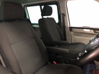 USED 2019 19 VOLKSWAGEN TRANSPORTER 2.0 T30 TDI KOMBI EDITION BMT 148 BHP * NAVIGATION SYSTEM * FRONT  & REAR PARKING SENSORS * ELECTRIC WINDOWS *