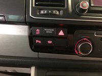 USED 2019 19 VOLKSWAGEN TRANSPORTER 2.0 T30 TDI KOMBI EDITION BMT 148 BHP * NAVIGATION SYSTEM * FRONT  & REAR PARKING SENSORS * ELECTRIC WINDOWS *