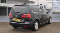 USED 2014 64 VOLKSWAGEN TOURAN 1.6 SE TDI BLUEMOTION TECHNOLOGY DSG 5d 106 BHP * PRIVACY GLASS * AIR CON * PARKING SENSORS * 7 SEATS * ALLOY WHEELS *