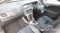 USED 2014 63 VOLVO V40 2.0 D3 CROSS COUNTRY SE NAV 5d 148 BHP 