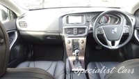 USED 2014 63 VOLVO V40 2.0 D3 CROSS COUNTRY SE NAV 5d 148 BHP 