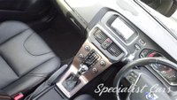 USED 2014 63 VOLVO V40 2.0 D3 CROSS COUNTRY SE NAV 5d 148 BHP 