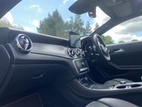 USED 2017 17 MERCEDES-BENZ GLA-CLASS 2.1 GLA 200 D AMG LINE PREMIUM PLUS 5d 134 BHP Electric Glass Pan Roof Sat Nav
