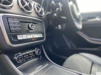 USED 2017 17 MERCEDES-BENZ GLA-CLASS 2.1 GLA 200 D AMG LINE PREMIUM PLUS 5d 134 BHP Electric Glass Pan Roof Sat Nav
