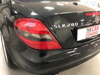 USED 2009 09 MERCEDES-BENZ SLK 3.0 SLK280 2d 232 BHP * CLIMATE * NAVIGATION * PARKING SENSORS * LEATHER TRIM * ALLOY WHEELS *
