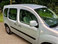USED 2010 60 RENAULT KANGOO 1.6 EXPRESSION 16V 5d AUTO 105 BHP X11 SERVICE STAMPS//REAR PARK ASSIST//AIRCON//  RARE PETROL AUTOMATIC/105 BHP X11 SERVICE STAMPS//REAR PARK ASSIST//AIRCON// LAST SERVICED 63,300 MILES JANUARY 2021