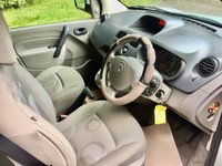 USED 2010 60 RENAULT KANGOO 1.6 EXPRESSION 16V 5d AUTO 105 BHP X11 SERVICE STAMPS//REAR PARK ASSIST//AIRCON//  RARE PETROL AUTOMATIC/105 BHP X11 SERVICE STAMPS//REAR PARK ASSIST//AIRCON// LAST SERVICED 63,300 MILES JANUARY 2021
