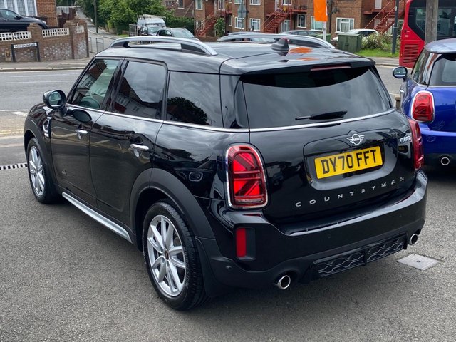 View our MINI COUNTRYMAN