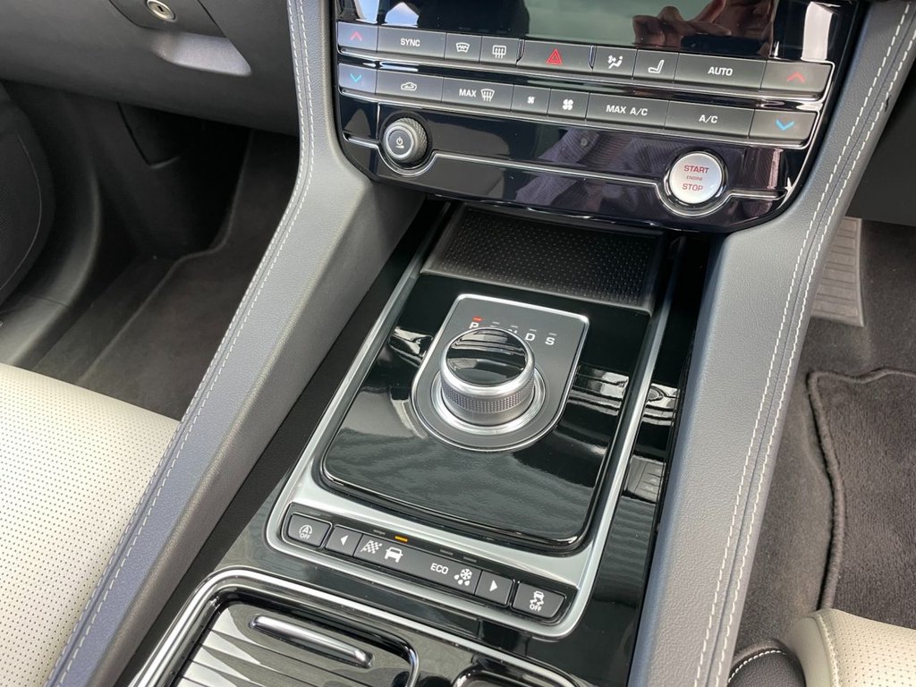 USED 2017 67 JAGUAR F-PACE 2.0 R-SPORT AWD 5d 178 BHP 