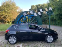 USED 2015 15 VAUXHALL ASTRA 1.4 EXCITE 5d 98 BHP 2015 VAUXHALL ASTRA 1.4 EXCITE 5DR - 33,178 MILES ONLY - 2 FORMER KEEPER - HALF LEATHER INTERIOR - AIR CONDITIONING - 17 INCH BRIGHT SILVER ALLOYS