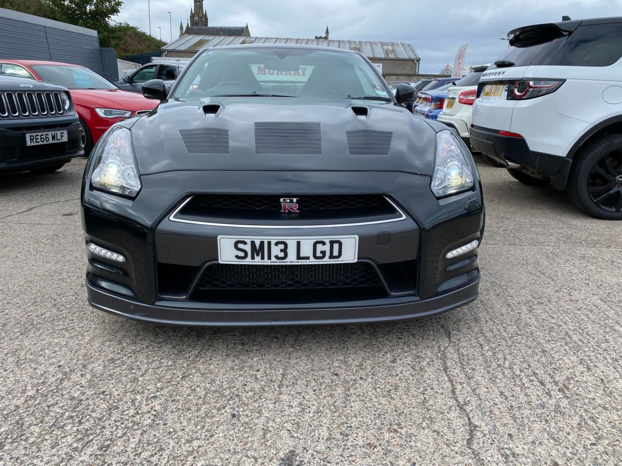 13 Nissan Gt R Premium Edition