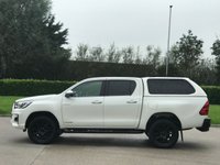 USED 2018 68 TOYOTA HI-LUX 2.4 INVINCIBLE X 4WD D-4D DCB 4d 147 BHP MASSIVE SPEC  LOW MILES , NO VAT