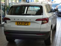 USED 2021 21 SKODA KAROQ 1.5 SE L TSI DSG 5d 148 BHP SAT NAV PART LEATHER HEATED SKODA WARRANTY TILL 2024