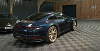 USED 2020 20 PORSCHE 911 3.0 CARRERA S PDK 2d 444 BHP BEAUTIFUL IN MIDNIGHT BLUE WITH AURUM GOLD WHEELS, CHRONO, SUNROOF - STUNNING!!