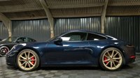 USED 2020 20 PORSCHE 911 3.0 CARRERA S PDK 2d 444 BHP BEAUTIFUL IN MIDNIGHT BLUE WITH AURUM GOLD WHEELS, CHRONO, SUNROOF - STUNNING!!