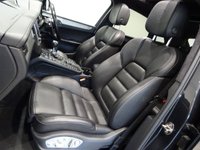 USED 2016 16 PORSCHE MACAN 3.6T TURBO (400 BHP) PDK AUTO 4WD + �&pound;16K EXTRAS + NAV + BOSE + PAN ROOF +  E/H/M LEATHERS + PASM + LEDS PDLS PLUS + SPORTS CHRONO + SPORTS EXHAUST + CRUISE + MEDIA + LANE ASSIST + R/CAMERA + F-R PARK + PRIVACY + POWER BOOT + E/TOWBAR + 21 S PANROOF+21S+PDLSP+CHRONO+CAM+LEATHER+NAV+BOSE+CRUISE