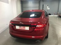 USED 2015 15 JAGUAR XF 2.2 D R-SPORT BLACK 4d 200 BHP * PARKING SENSORS * NAVIGATION *  PRIVACY * CLIMATE * LEATHER * 20 INCH ALLOYS *