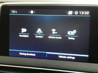 USED 2017 67 PEUGEOT 3008 1.2 PURETECH S/S ALLURE 5d 130 BHP SAT NAV PART LEATHER INTERIOR